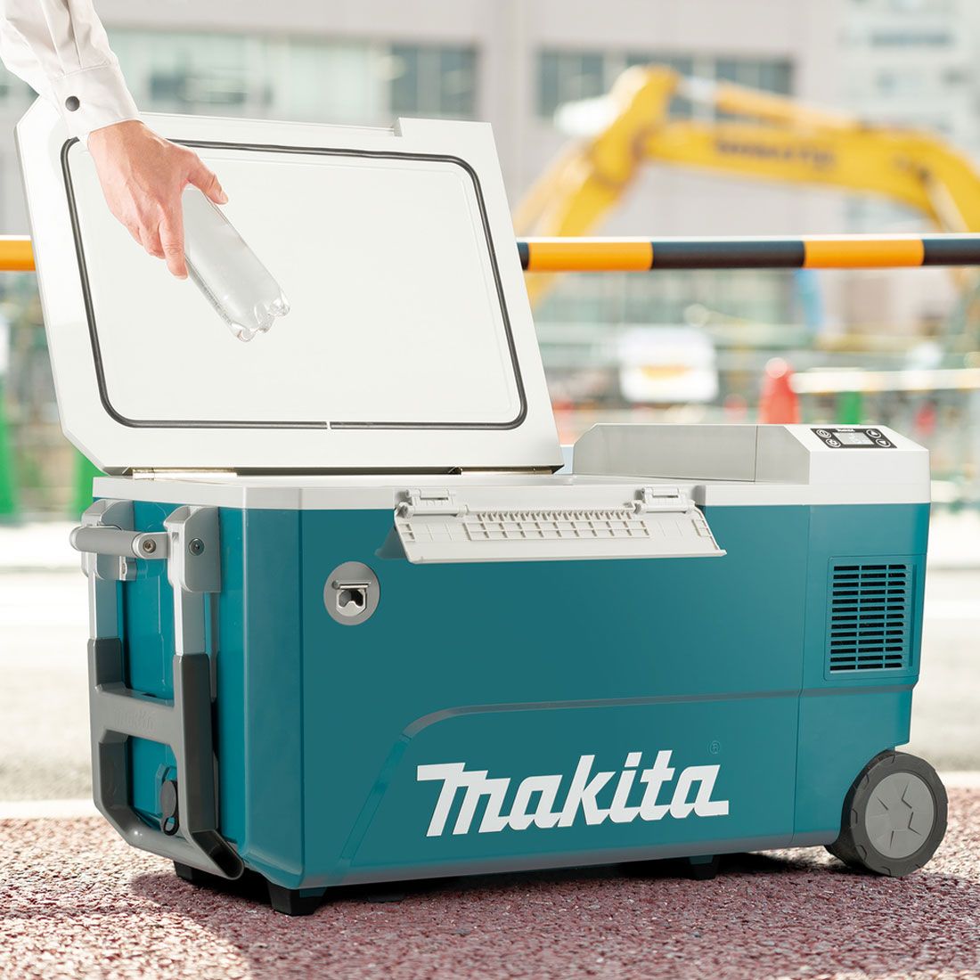 MAKITA CW002GZ XGT LXT 50 LTR COOLER & WARMER BOX