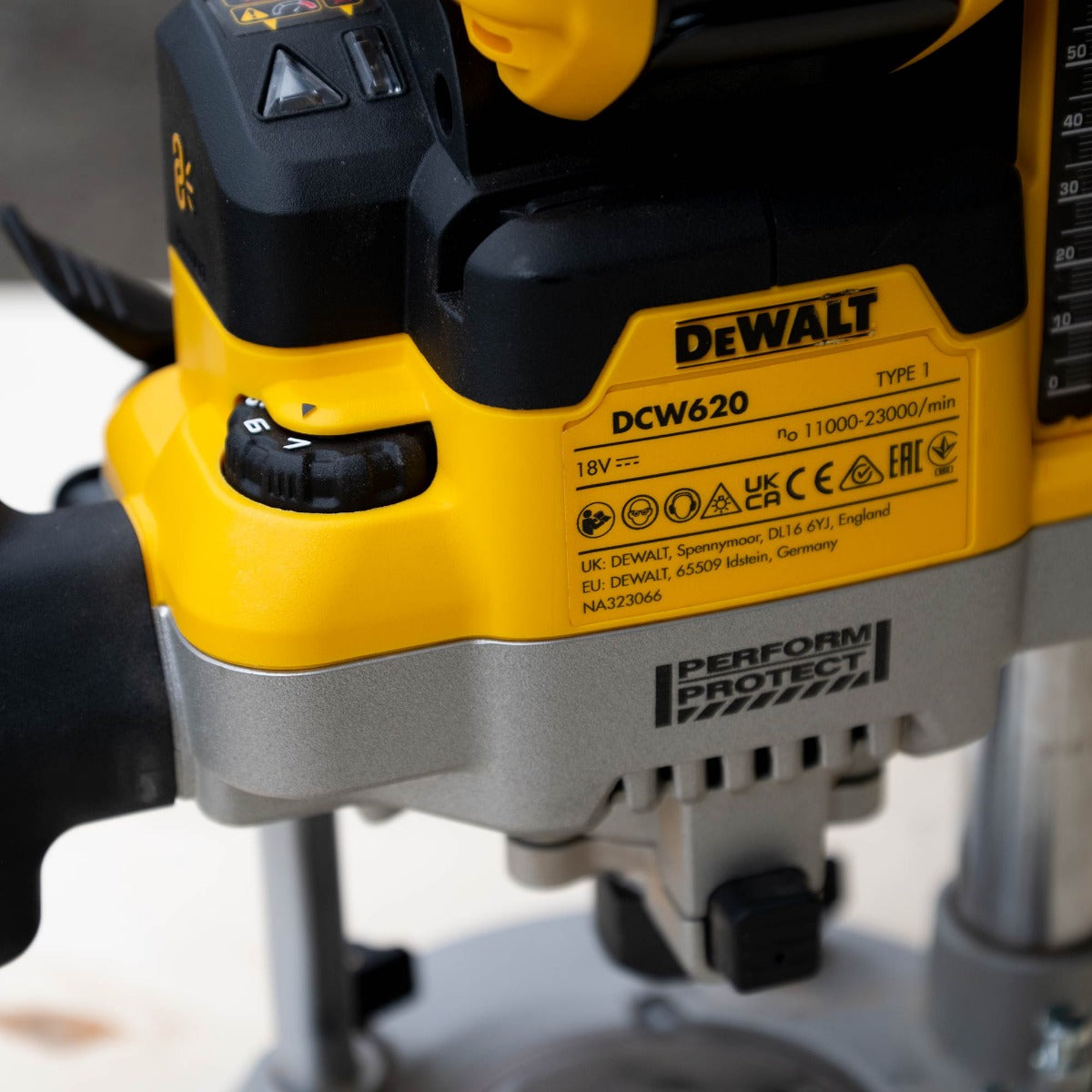 DEWALT DCW620H2 18V XR 1/2" ROUTER 2 X POWERSTACK DCBP518