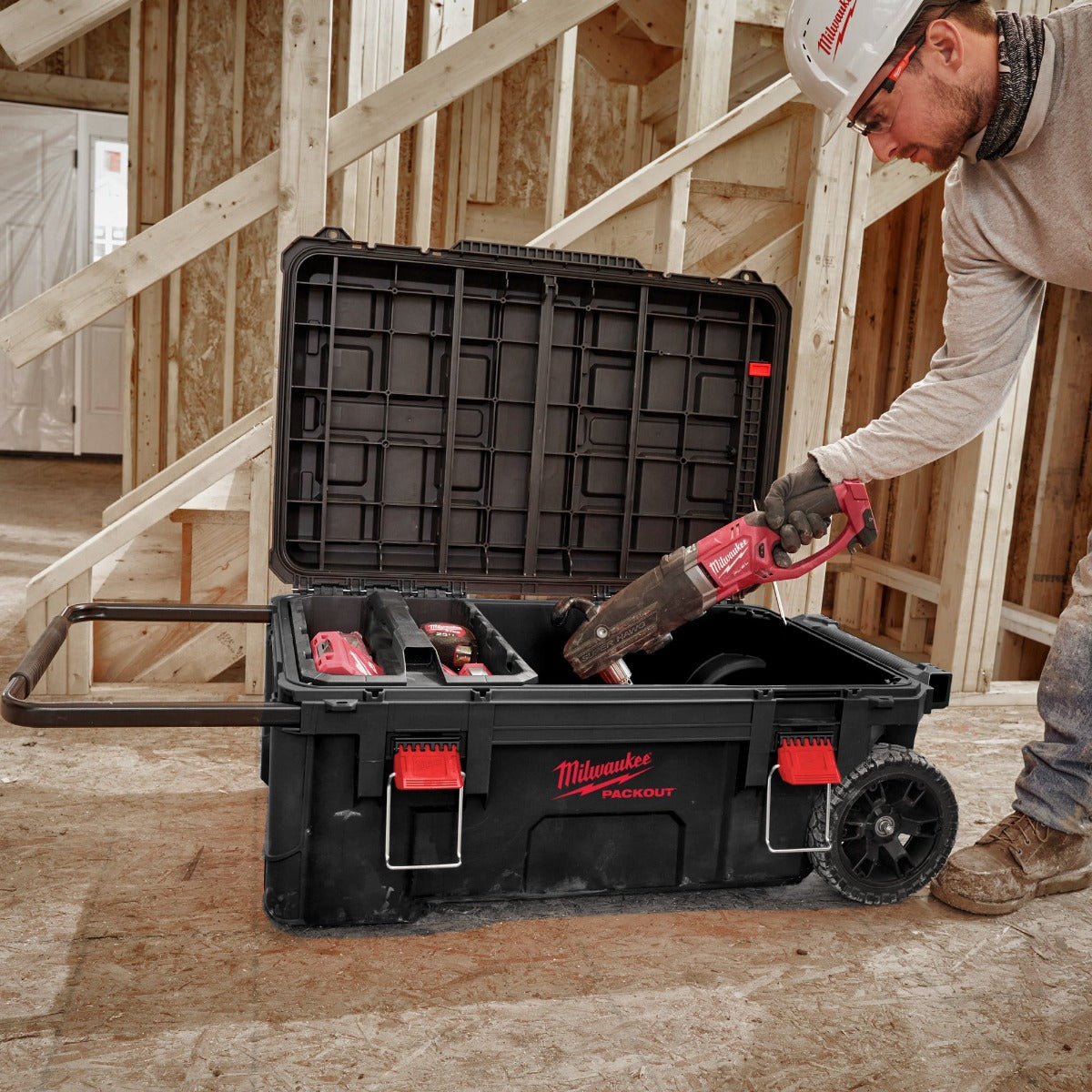 MILWAUKEE PACKOUT ROLLING TOOL CHEST 4932478161