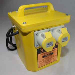 TRANSFORMER 3.3KVA AP30/2H 16AMP TWIN OUTLET CE APPROVED