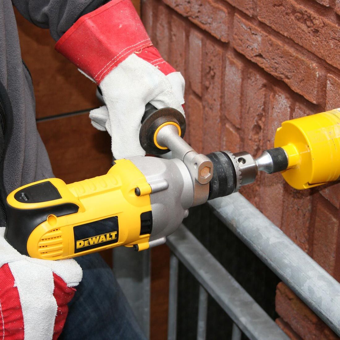 DEWALT D21570K DRY DIAMOND CORE DRILL 1300 WATT 240V