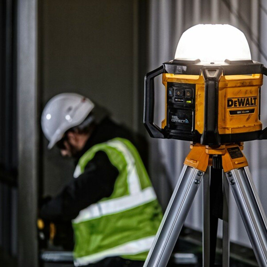 DEWALT DCL074 18V XR AREA LIGHT TOOL CONNECT BODY ONLY