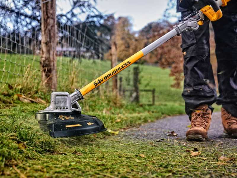DEWALT DCMST561P1 18V XR B/LESS STRIMMER 1 X 5.0AH