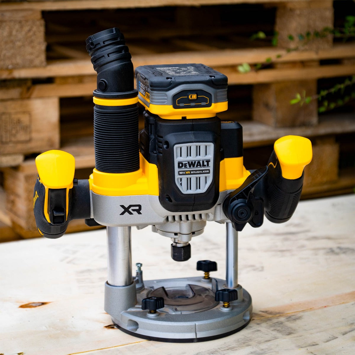 DEWALT DCW620H2 18V XR 1/2" ROUTER 2 X POWERSTACK DCBP518