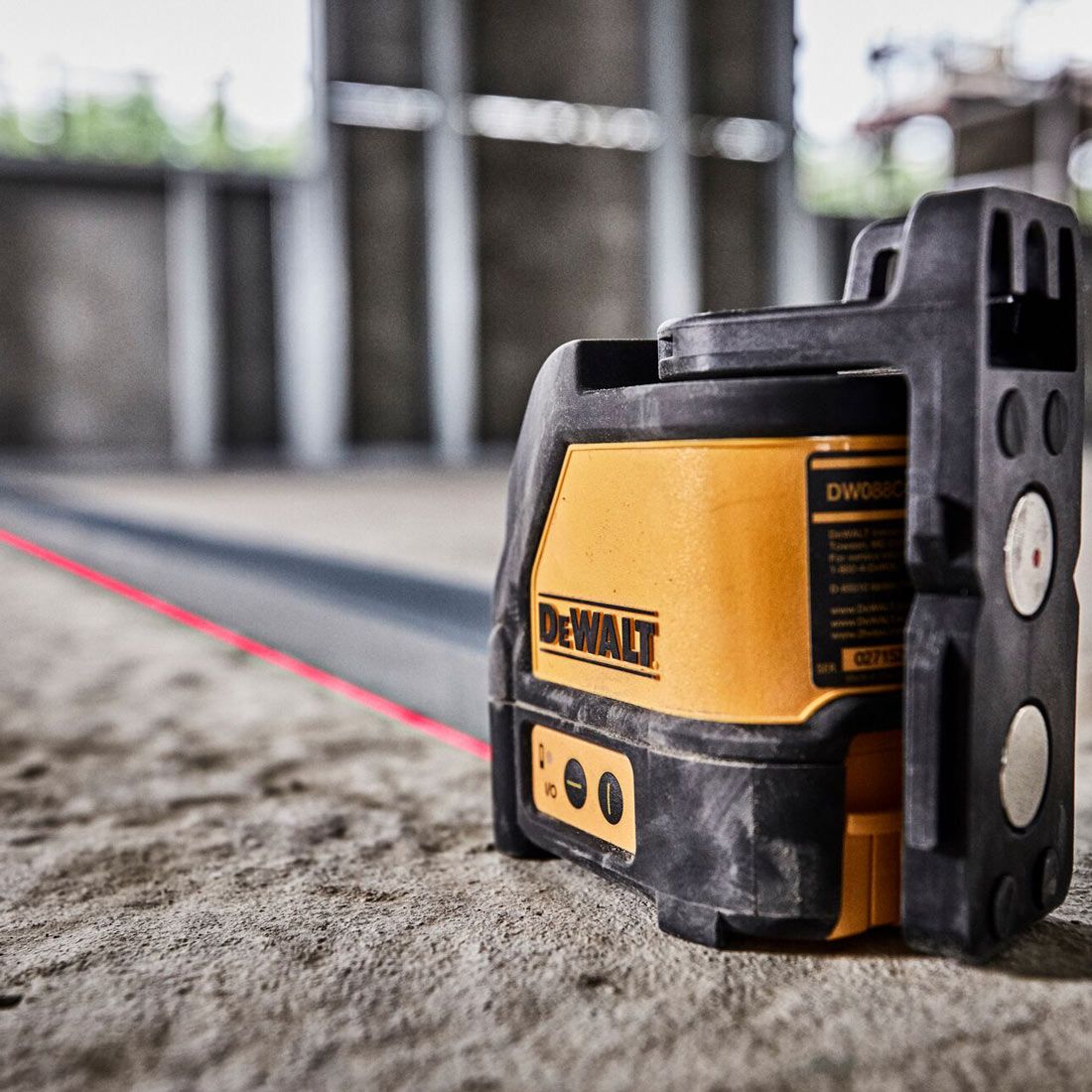 DEWALT DW088K CROSS LINE LASER WITH PULSE MODE