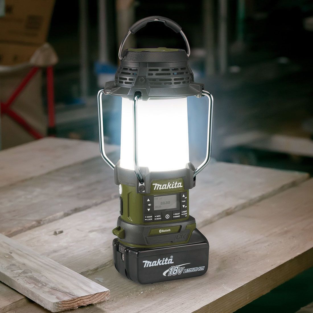MAKITA DMR056O 18V LXT DAB+ SITE RADIO LANTERN TORCH BODY