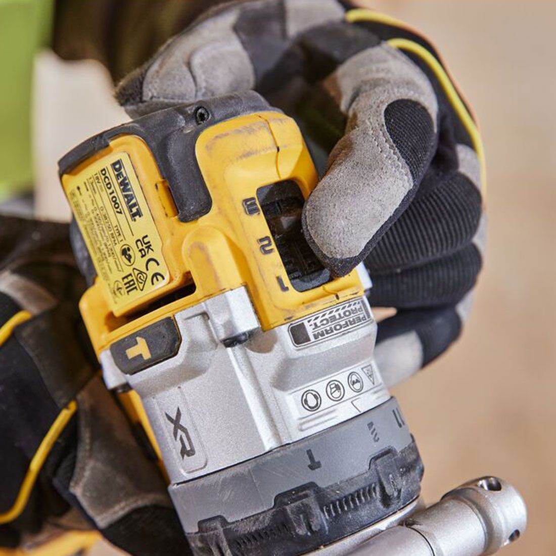 DEWALT DCK2200H2T 18V B/LESS TWIN KIT PREMIUM 2 X DCBP518