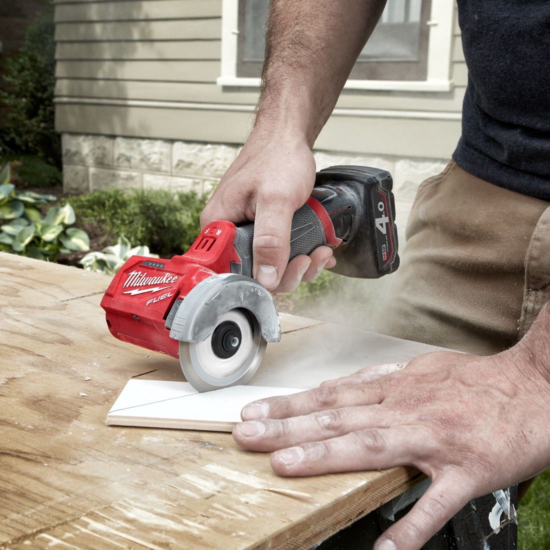 MILWAUKEE M12FCOT 12V FUEL CUT OFF SAW BODY