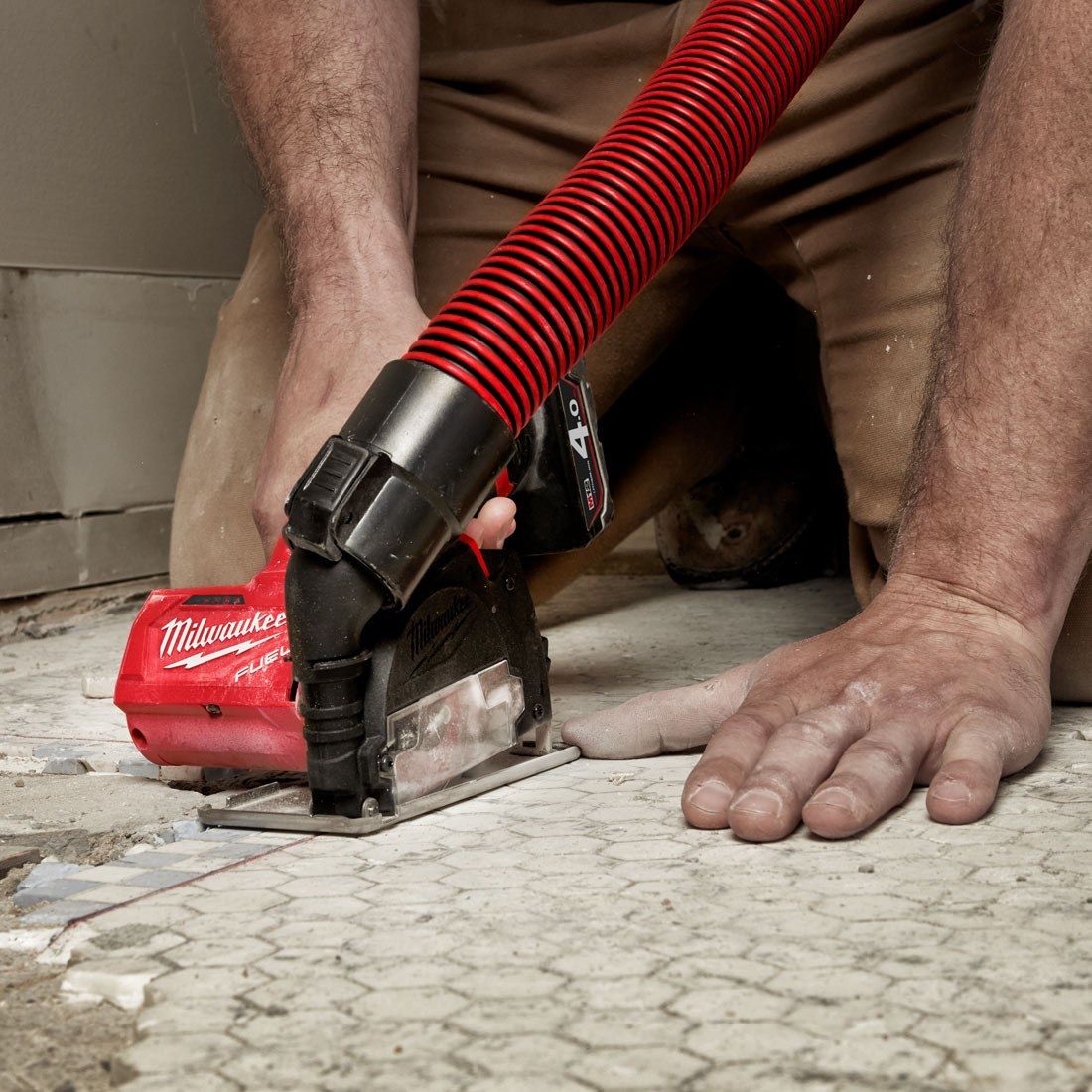 MILWAUKEE M12FCOT 12V FUEL CUT OFF SAW BODY