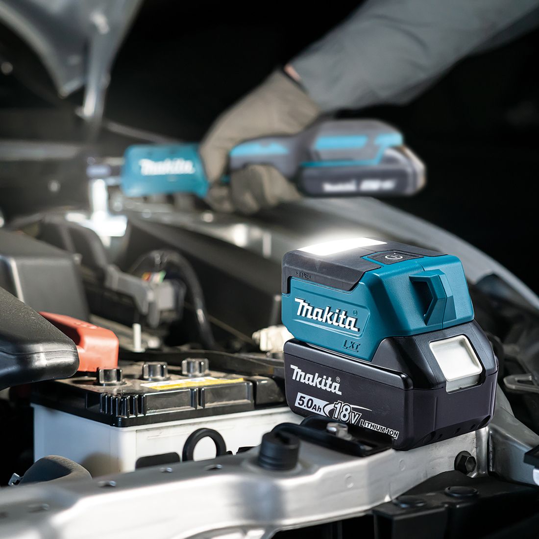 MAKITA DML817 18V LXT WORK LIGHT COMPACT 3 MODE