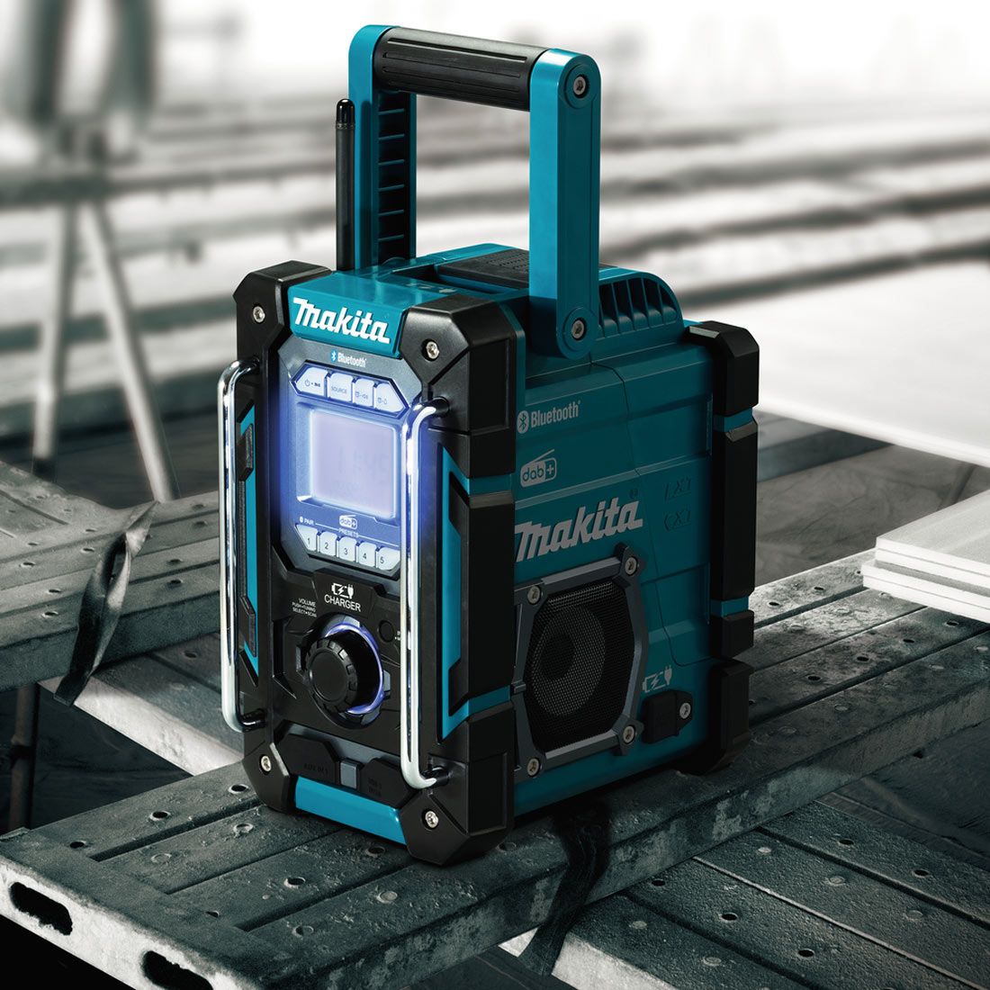 MAKITA DMR301 12V-18V DAB BLUETOOTH RADIO CHARGER