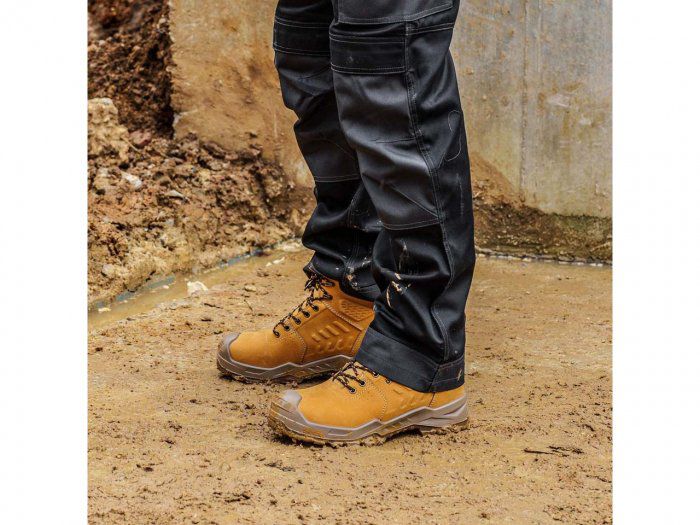 MENTOR WATERPROOF BOOT 10 HONEY NUBUCK DEWALT